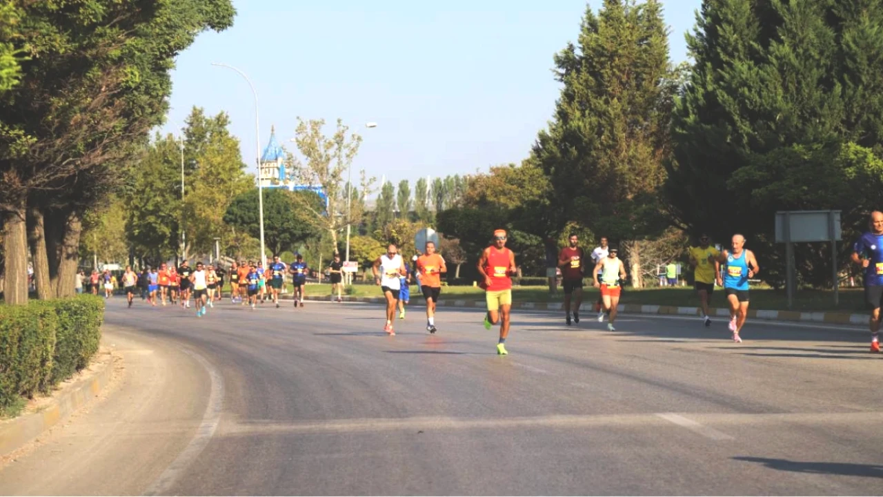 Büyükşehir Belediyesi'nden Duyuru! Yarı Maraton Nedeniyle Yollar 3 Ağustos'ta Kapalı Olacak