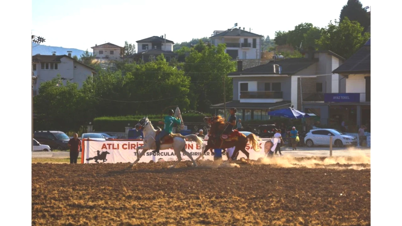 Festivalde Coşku Dorukta! Binlerce Kişi Final Gününde Bir Araya Geldi