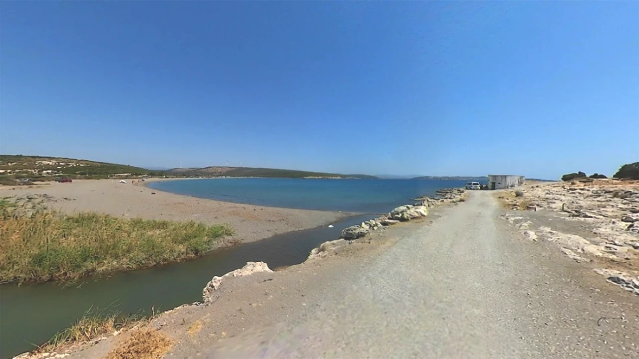 İzmir'in Gizli Cenneti Azmak Koyu: Huzur Arayanlar İçin Bir Soluk!