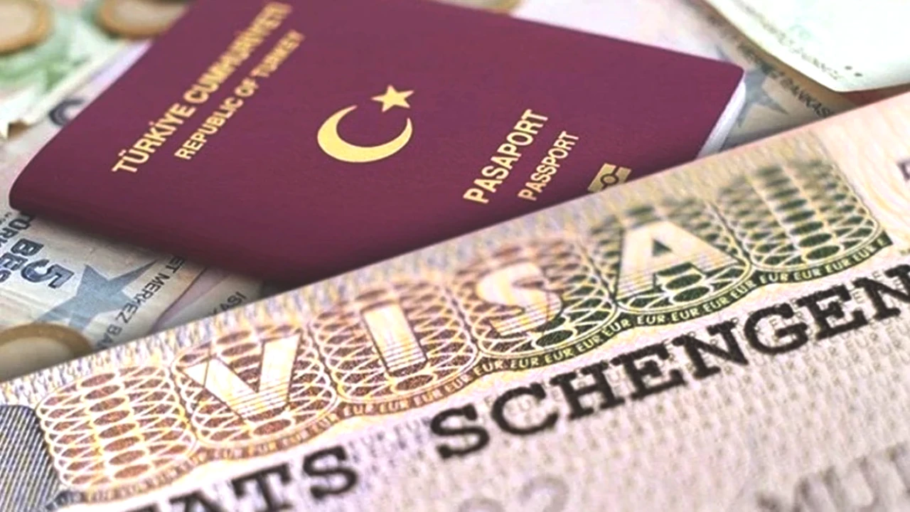 AB Ülkesi Vize Engellerini Kaldırdı! Türklere Tarihi Kolaylık Başladı!