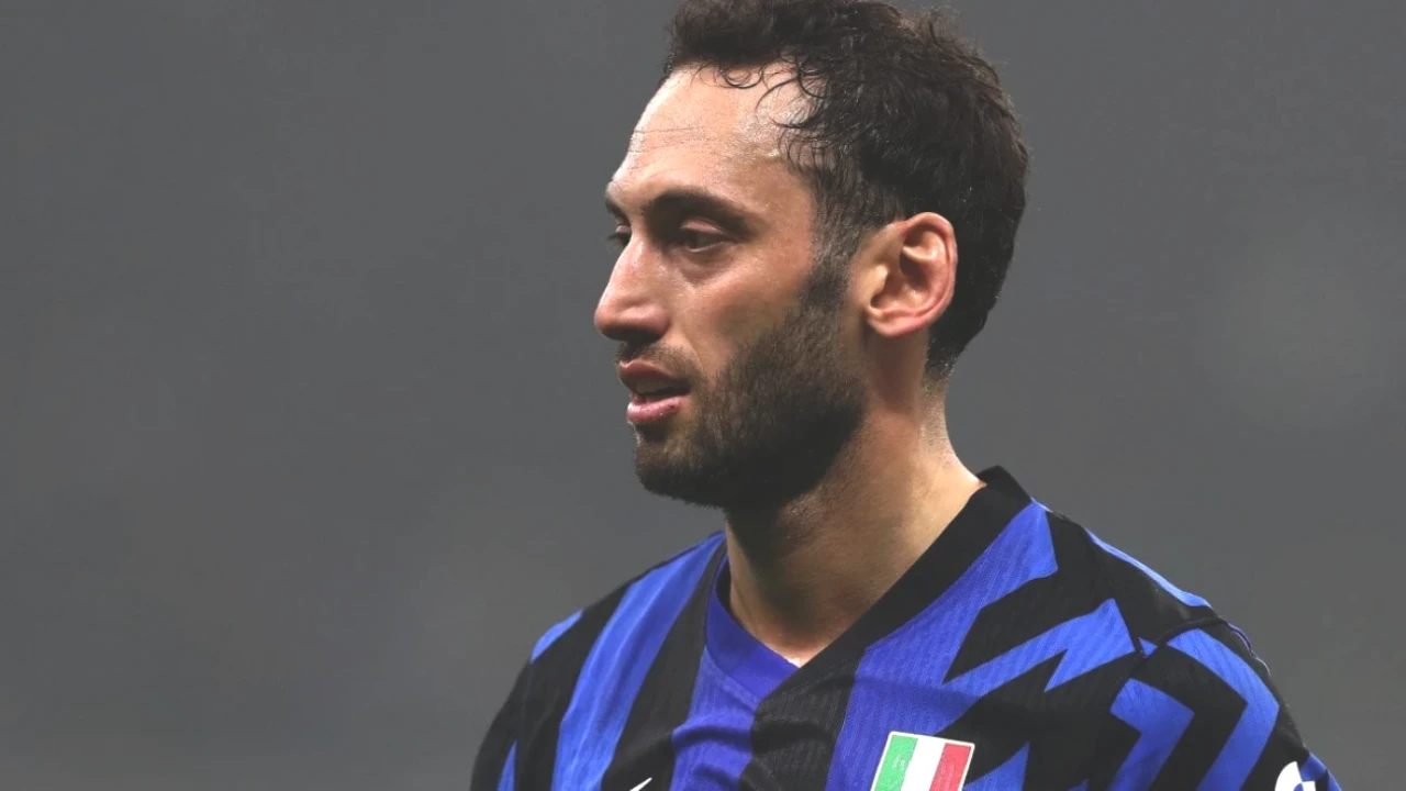 Hakan Çalhanoğlu'ndan Transfer Açıklaması! Fenerbahçe ve Galatasaray'a Cevap Verdi!